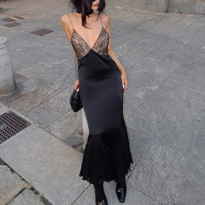Elegantes Schwarzes Kleid aus Spitze und Mesh