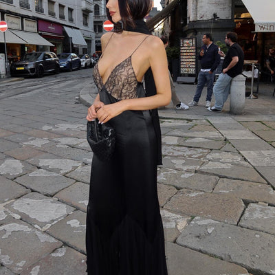 Elegantes Schwarzes Kleid aus Spitze und Mesh